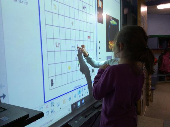 Photo activité au TNI Bouillon de sorcière 2